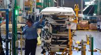 Las automotrices retoman la producción en etapas
